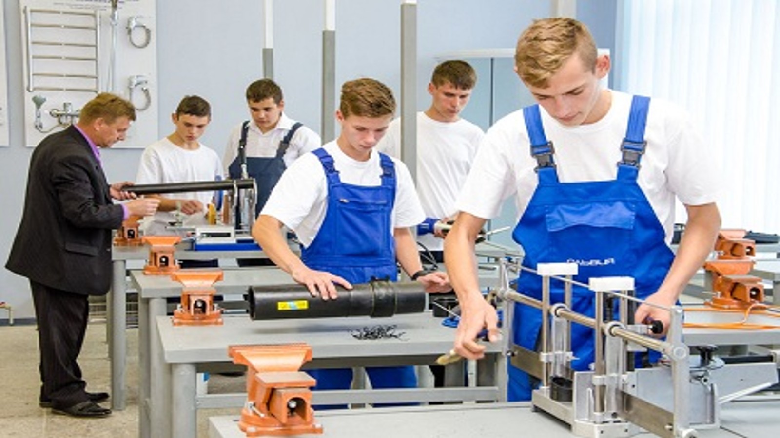 Соціальний проєкт Geberit - учбово-практичні класи для монтажників в Дніпро, Україна Соціальний проєкт Geberit - учбово-практичні класи для монтажників в Дніпро, Україна