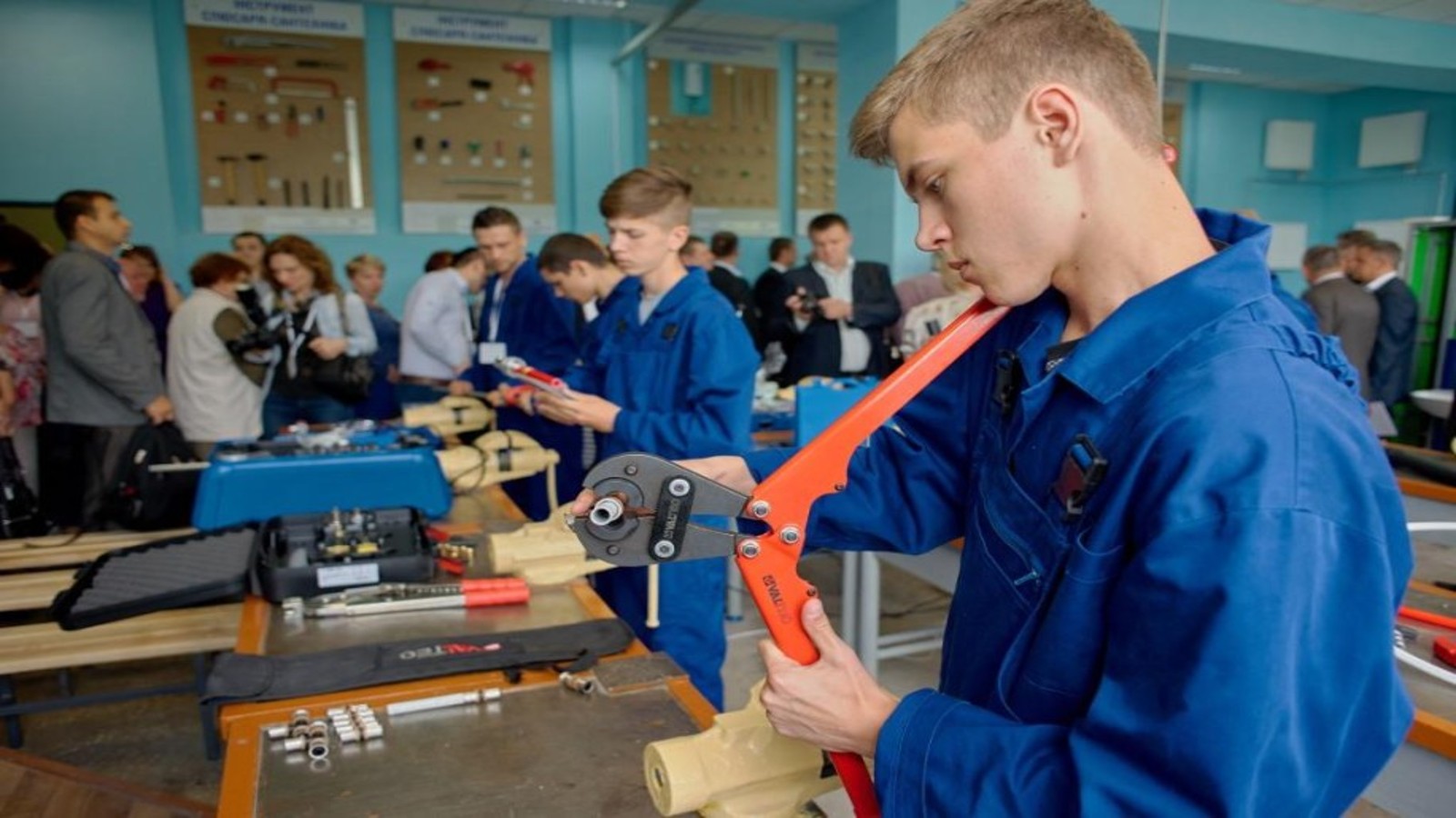 Соціальний проєкт Geberit - учбово-практичні класи для монтажників в Чернігові, Україна Соціальний проєкт Geberit - учбово-практичні класи для монтажників в Чернігові, Україна