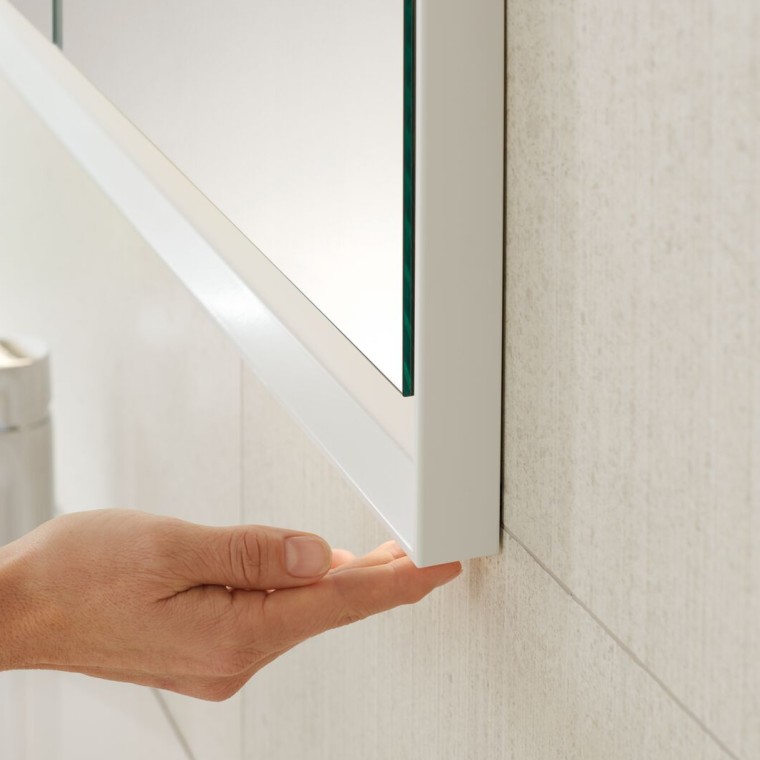 Просте керування дзеркальної шафи Geberit ONE Просте керування дзеркальної шафи Geberit ONE