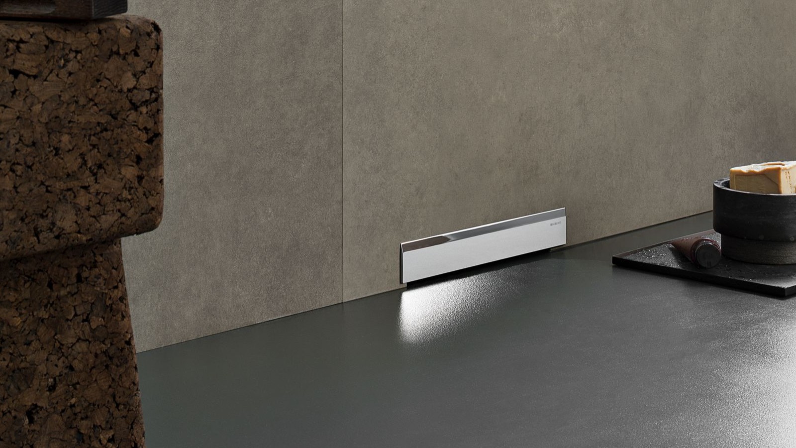 Настінний трап