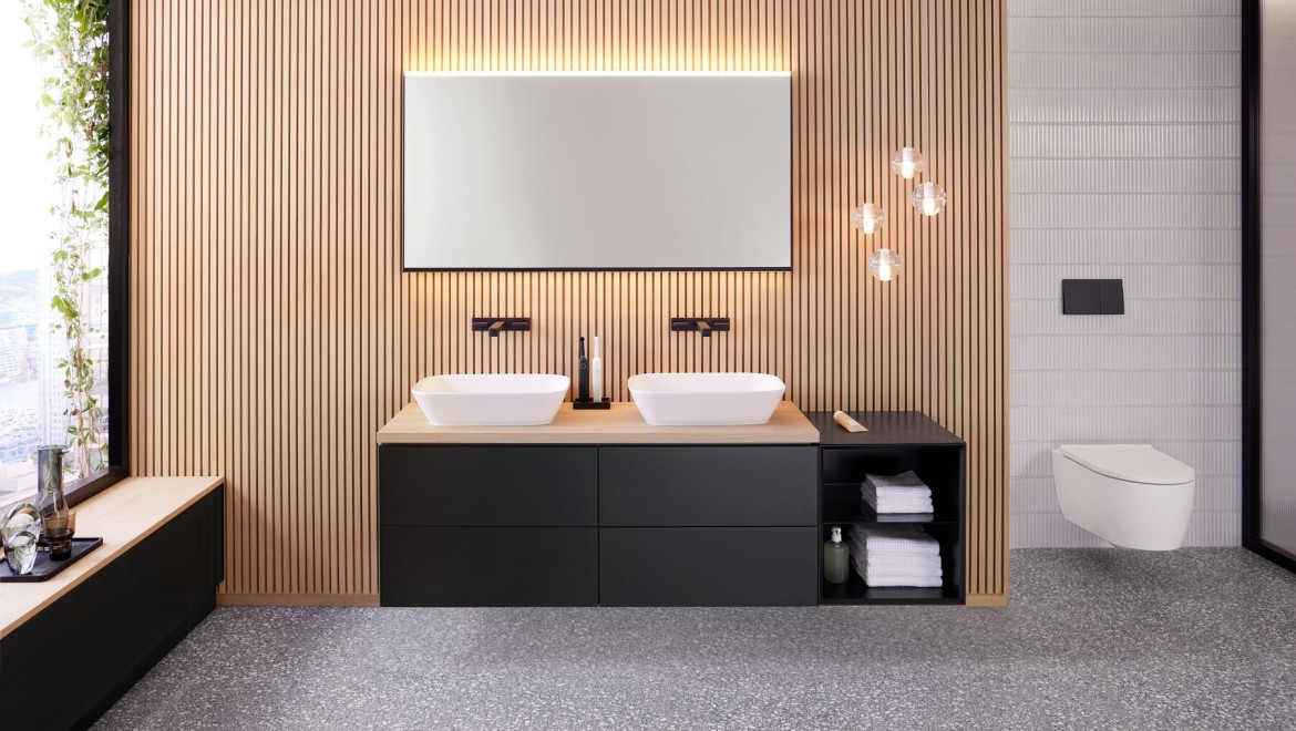 Geberit ONE в поєднанні з Geberit Option Plus Square 135 см чорного матового кольору. (© Geberit) Geberit ONE в поєднанні з Geberit Option Plus Square 135 см чорного матового кольору. (© Geberit)