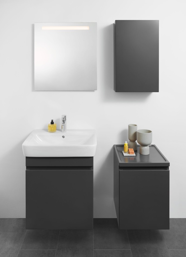 Дзеркало Option Base 60 см в поєднанні з серією ванної кімнати Renova (© Geberit)