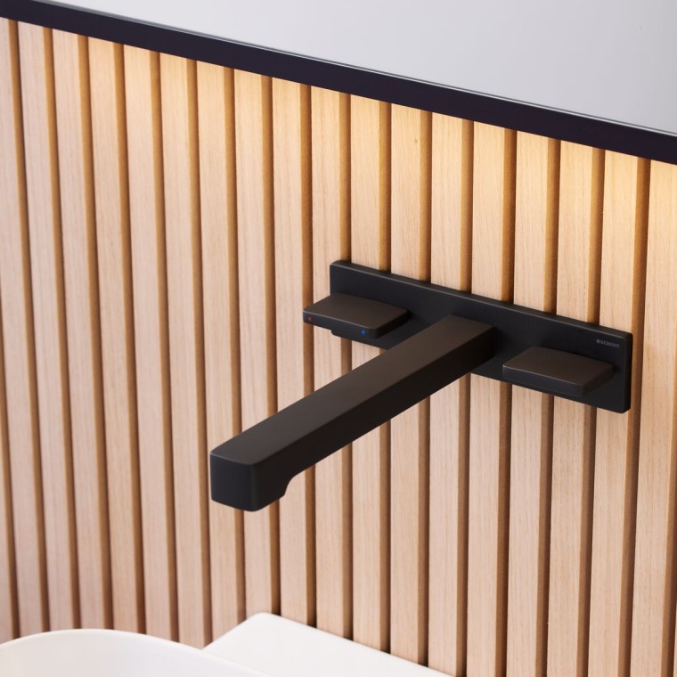 Квадратний настінний змішувач Geberit ONE, чорний матовий