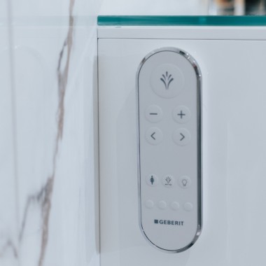 Пульт дистанційного керування для унітазу-біде Geberit AquaClean Пульт дистанційного керування для унітазу-біде Geberit AquaClean