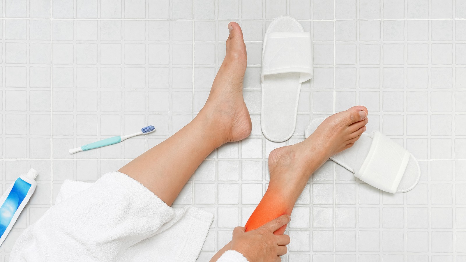 Небезпека падіння у ванній кімнаті — правильний вибір матеріалу має велике значення