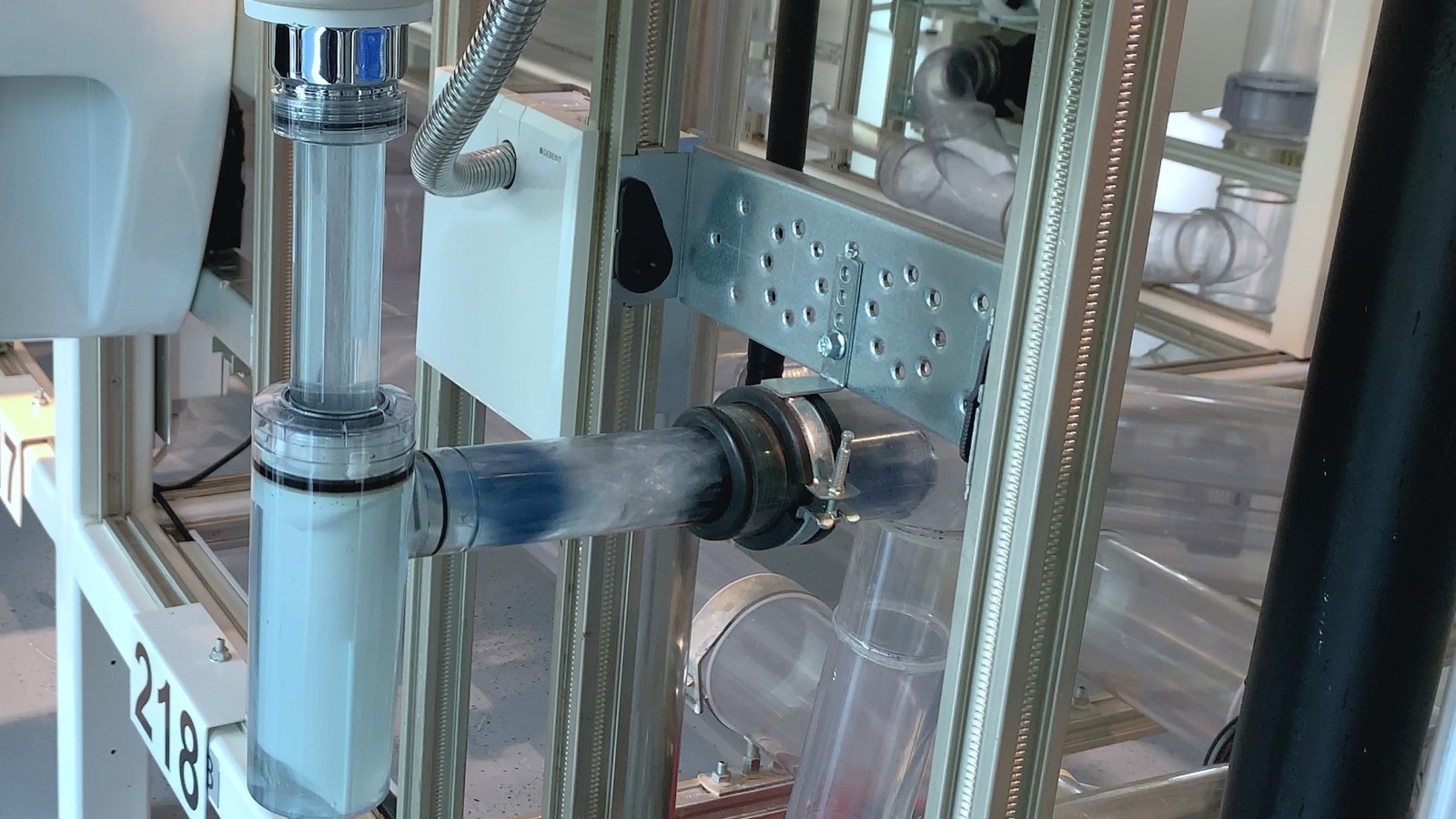 Засмічення послаблюється і змивається Засмічення послаблюється і змивається