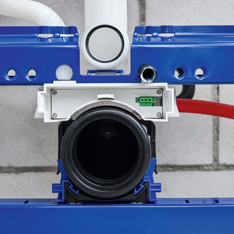 Кваліфікований електрик встановлює електропроводку та підключає до системи електроживлення. Кваліфікований електрик встановлює електропроводку та підключає до системи електроживлення.