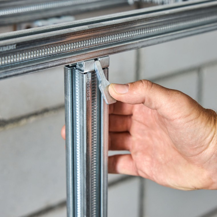 Кріплення підкосами Geberit GIS