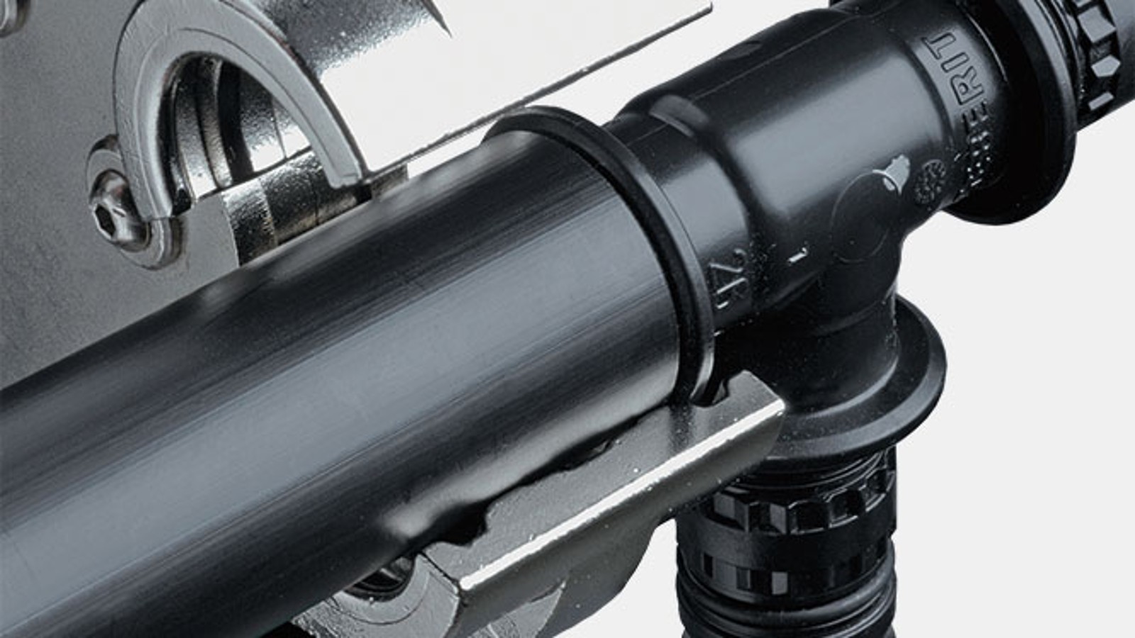 Направляюча пресувальна губка запобігає неправильному позиціонуванню з Geberit Mepla