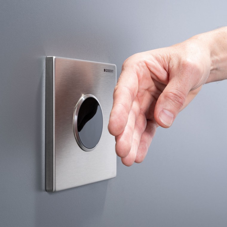 Безконтактна система керування пісуаром з інфрачервоною системою виявлення користувачів дає змогу встановлювати параметри програмування відповідно до потреб і забезпечує надійний запуск змивання Безконтактна система керування пісуаром з інфрачервоною системою виявлення користувачів дає змогу встановлювати параметри програмування відповідно до потреб і забезпечує надійний запуск змивання