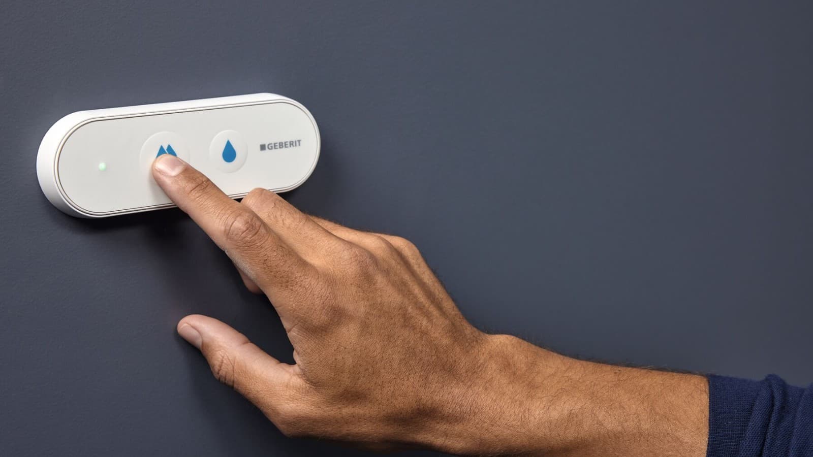 Монтаж дистанційної клавіші змиву на стіну Монтаж дистанційної клавіші змиву на стіну