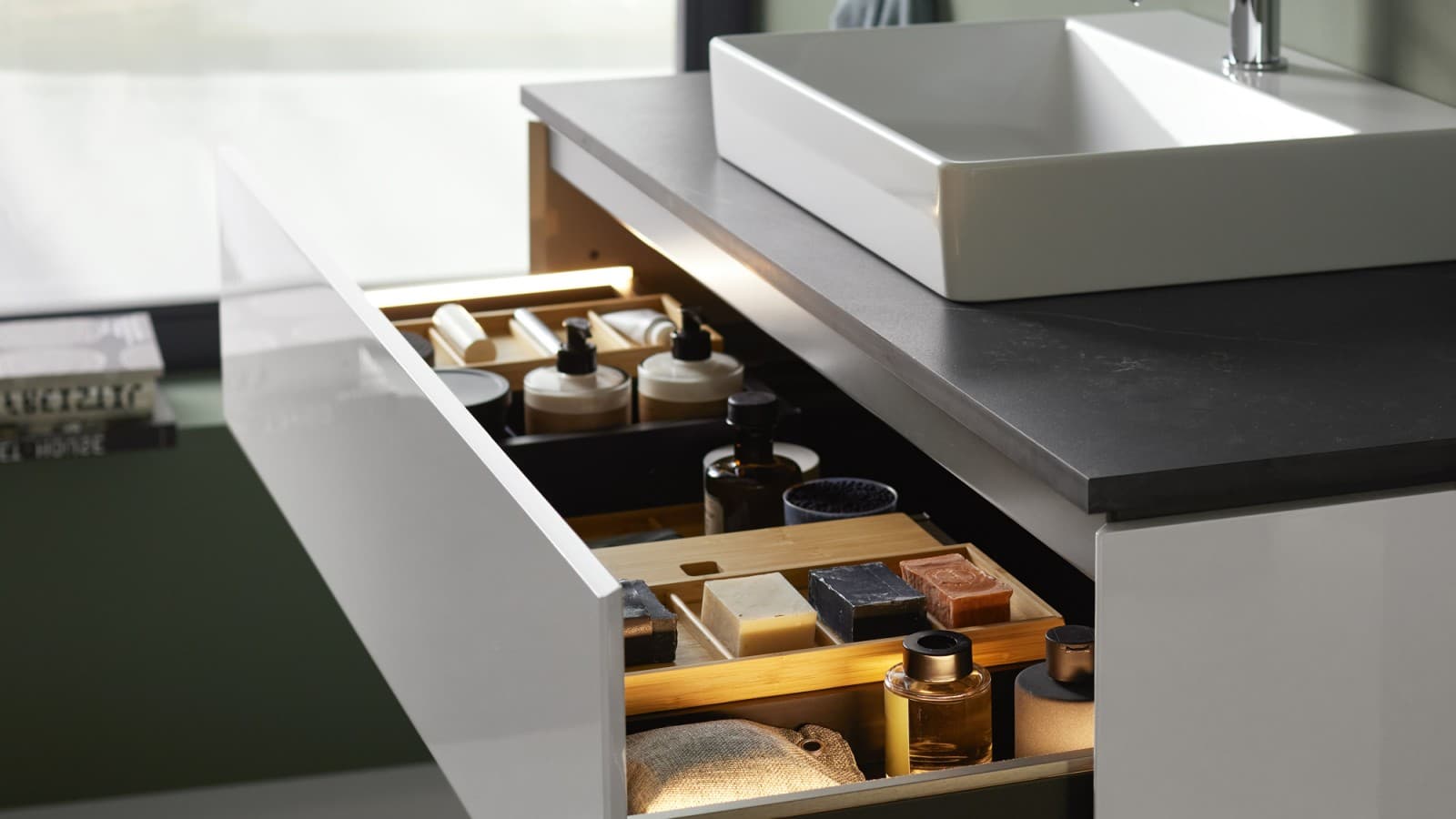 Меблі для ванної кімнати з механізмом SoftClosing Меблі для ванної кімнати з механізмом SoftClosing