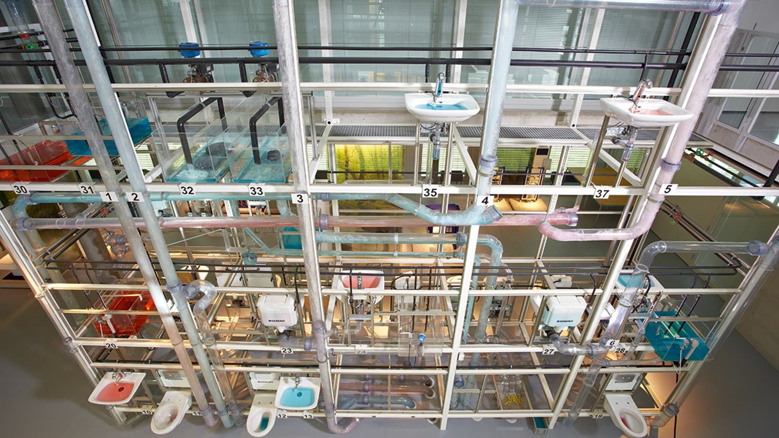 Водостічна вежа Geberit Водостічна вежа Geberit