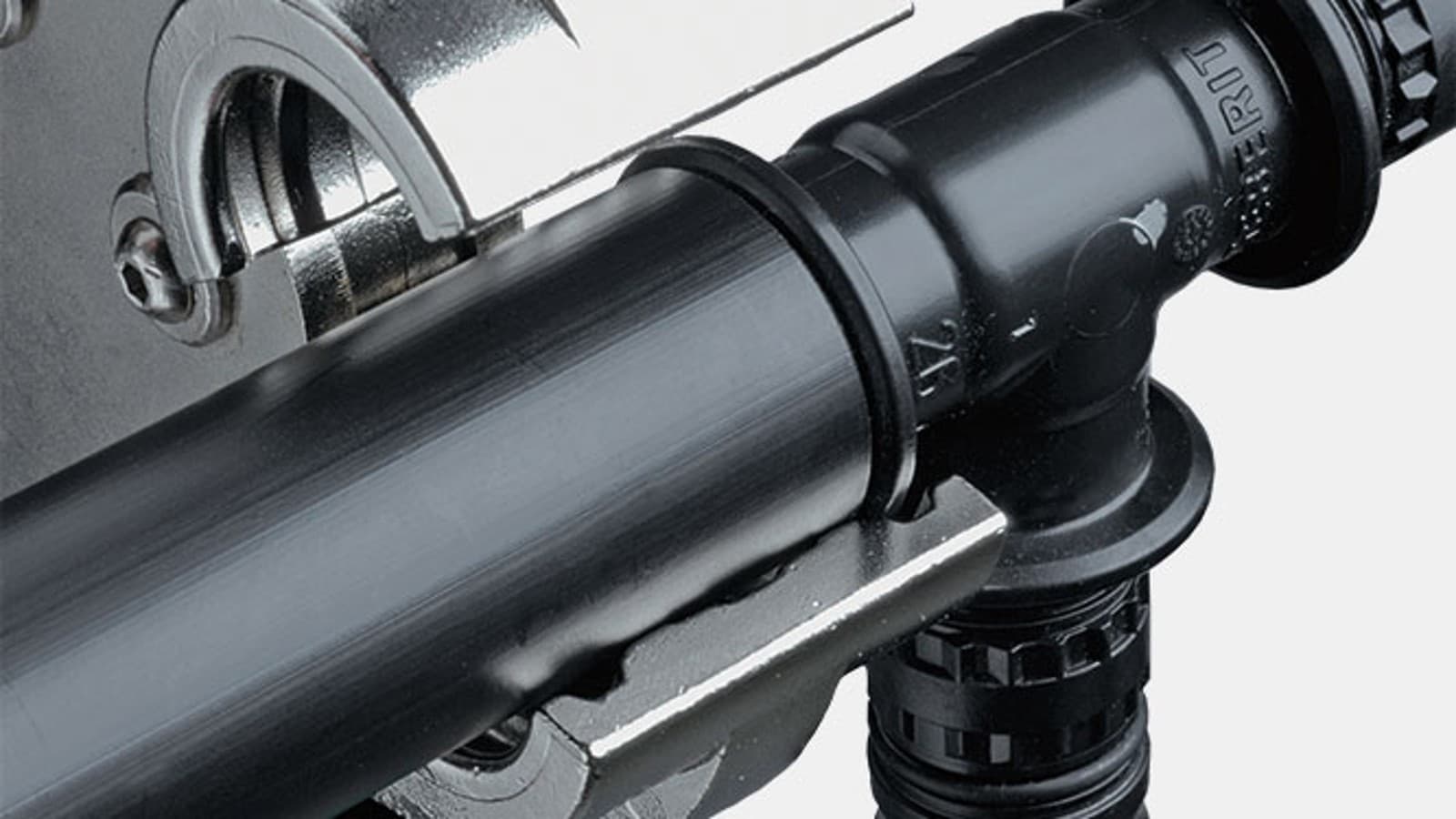 Направляюча пресувальна губка запобігає неправильному позиціонуванню з Geberit Mepla Направляюча пресувальна губка запобігає неправильному позиціонуванню з Geberit Mepla